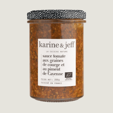 Salsa de tomate con pipas de calabaza y pimienta de cayena